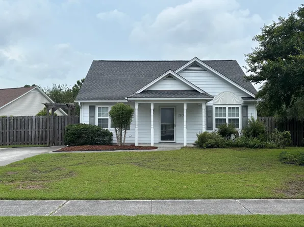 2200 Ovalberry Ct, Wilmington, NC 28411