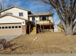 1813 Pioneer Rd, Pueblo, CO 81008