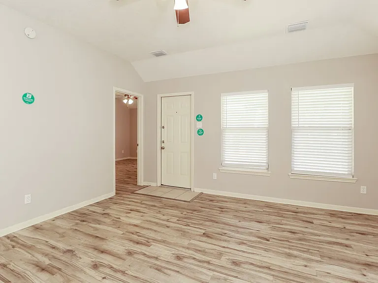 11002 Northam Dr — Photo 4