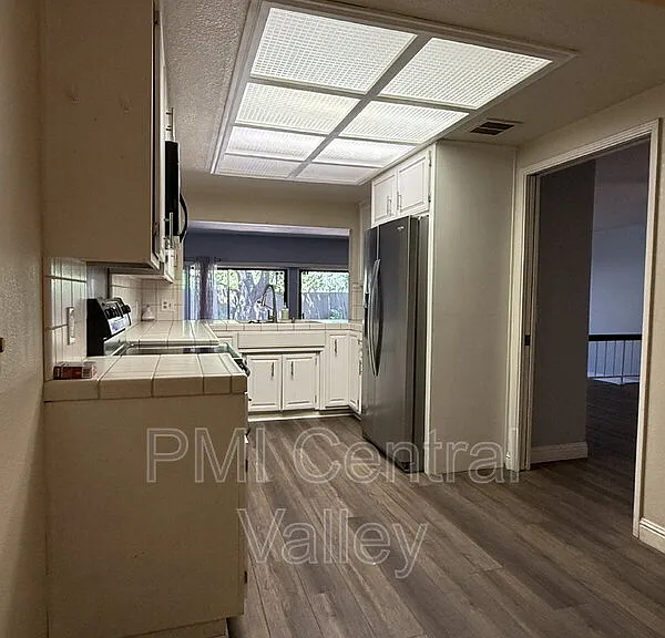 1725 Edgebrook Dr #C — Photo 6