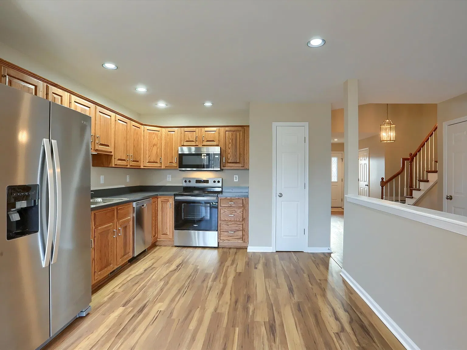 2 bed, 1716 sqft, $2,149 — Photo 4