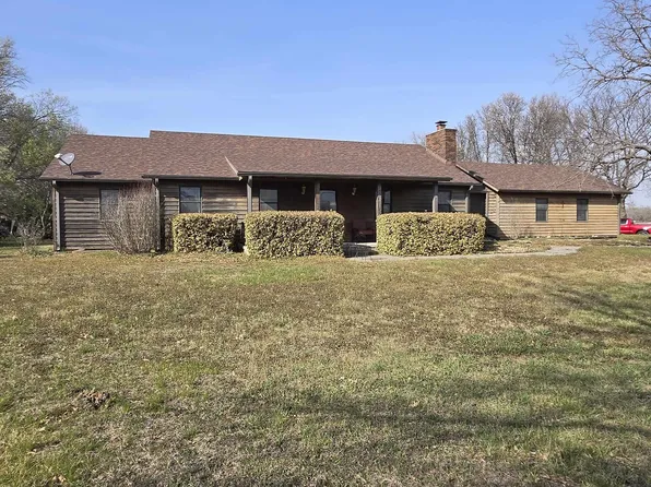 2141 Emery Ln, Abilene, KS 67410