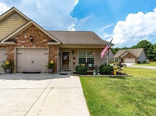 28 Sunset Cove Dr, Rossville, GA 30741