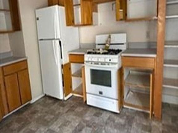3rd image of 189-191 S Adonis Ave