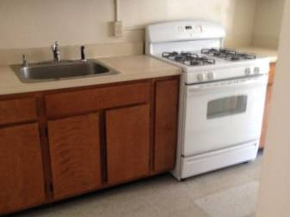 5th image of 2165 47th St