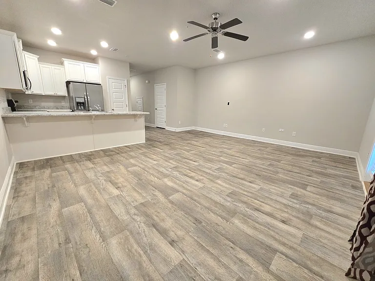 6012 Royal Port Ct — Photo 1