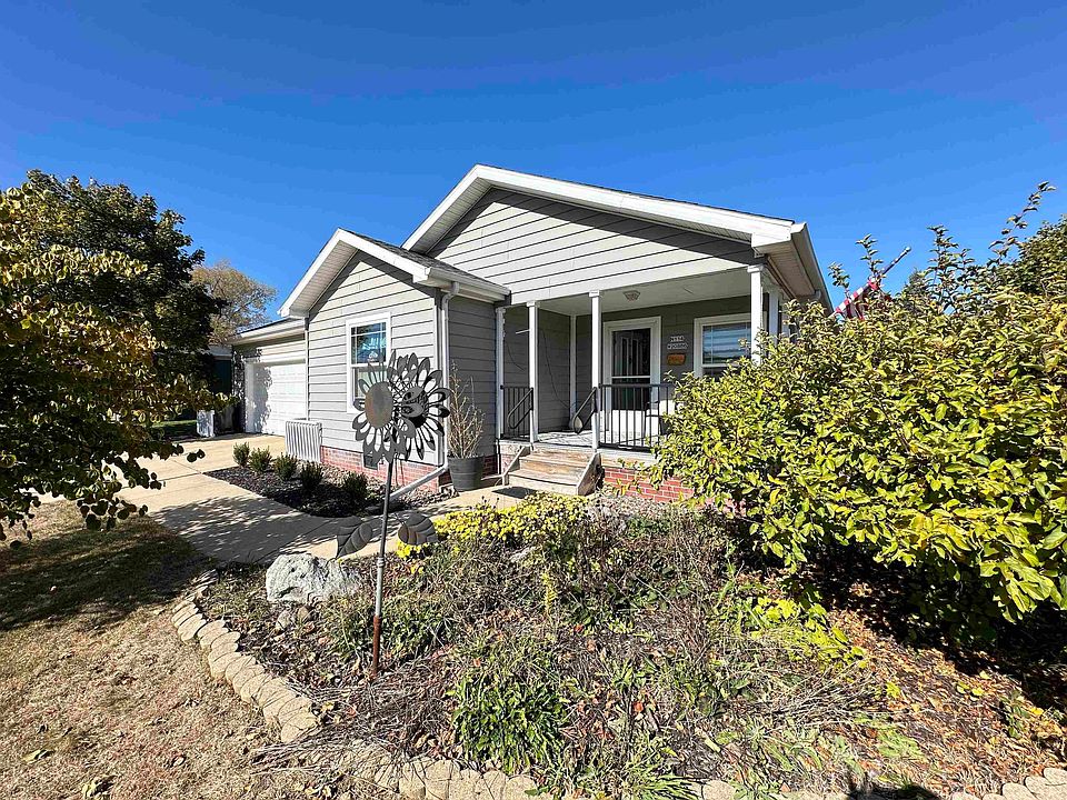 1st image of N114W20886 Meadowbrook Ln