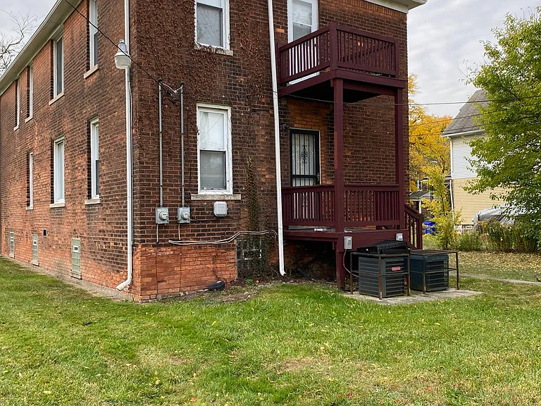 623 Mount Vernon St — Photo 16
