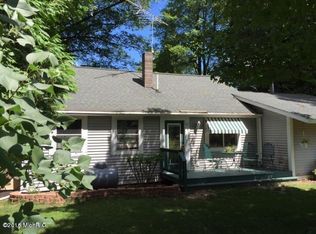 9024 E Harmony Hill Dr, Hesperia, MI 49421