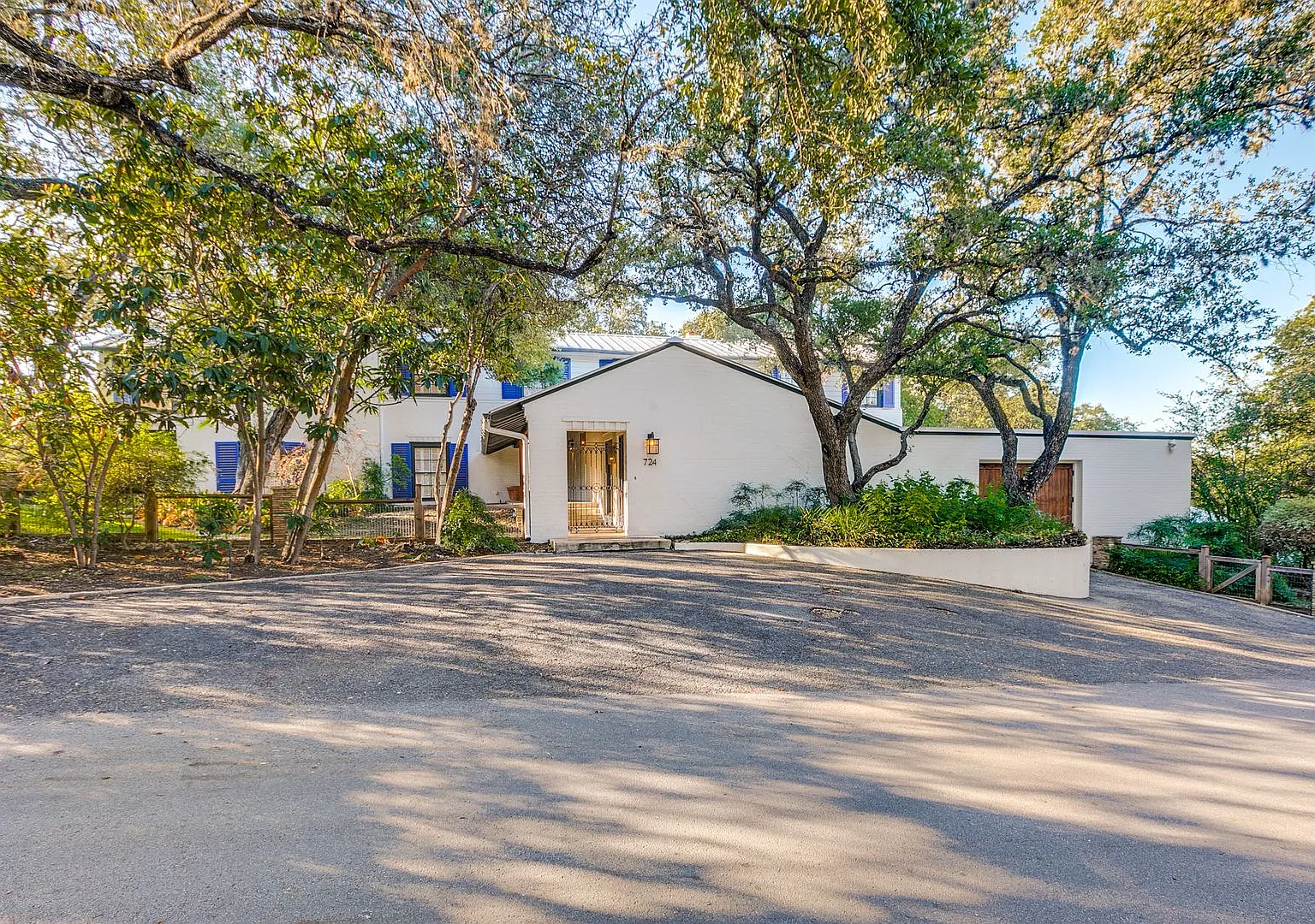5-Bedroom Alamo Heights Estate — Photo 1