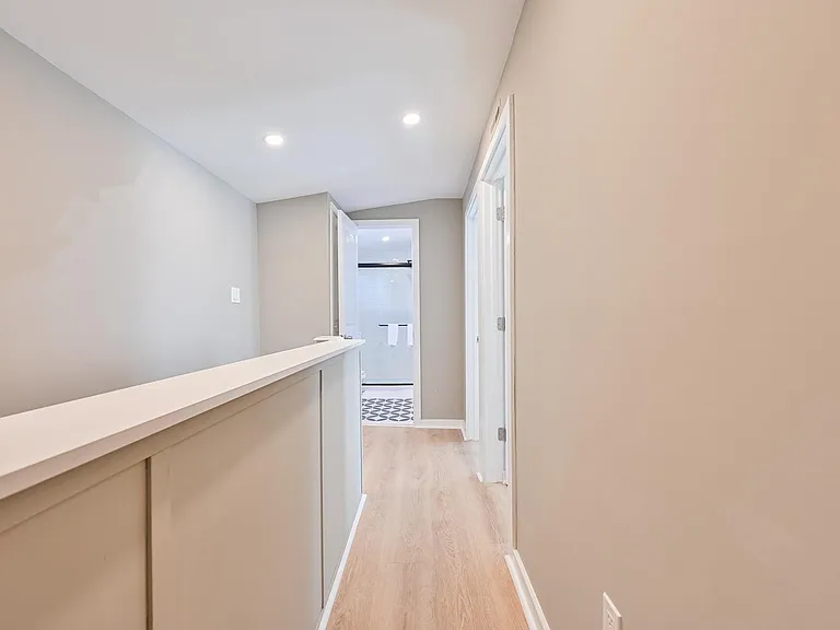 203 N Somerset Ave — Photo 35