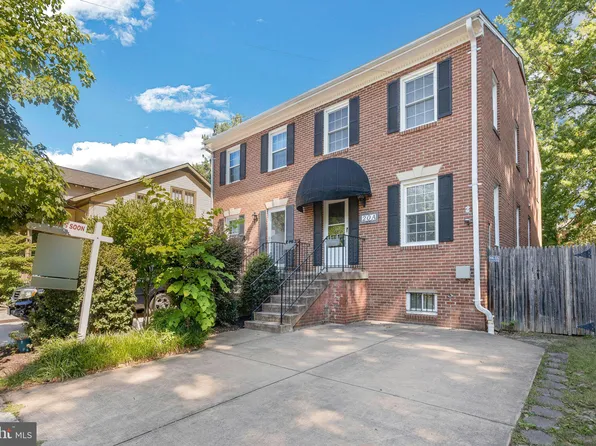 20 E Howell Ave #A, Alexandria, VA 22301