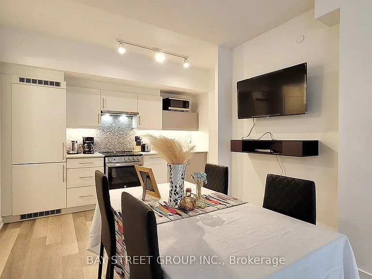 181 Huron St #204 — Photo 17