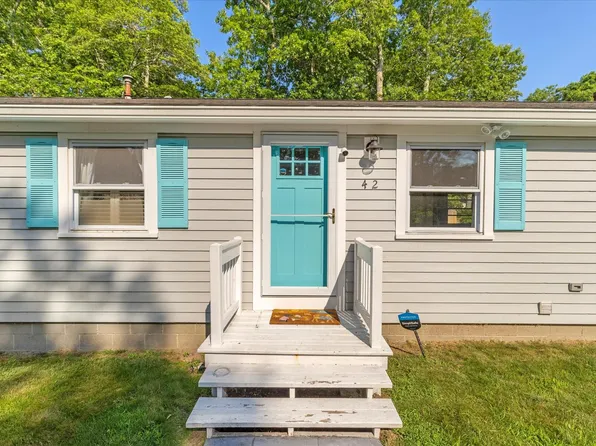 42 Edgewater Drive W, East Falmouth, MA 02536