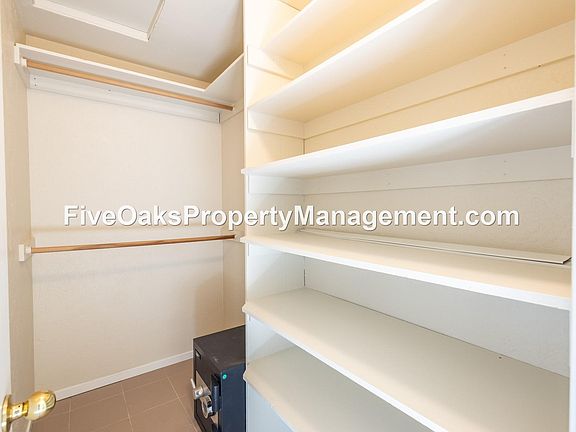 4th image of 7829 Wooddale Way