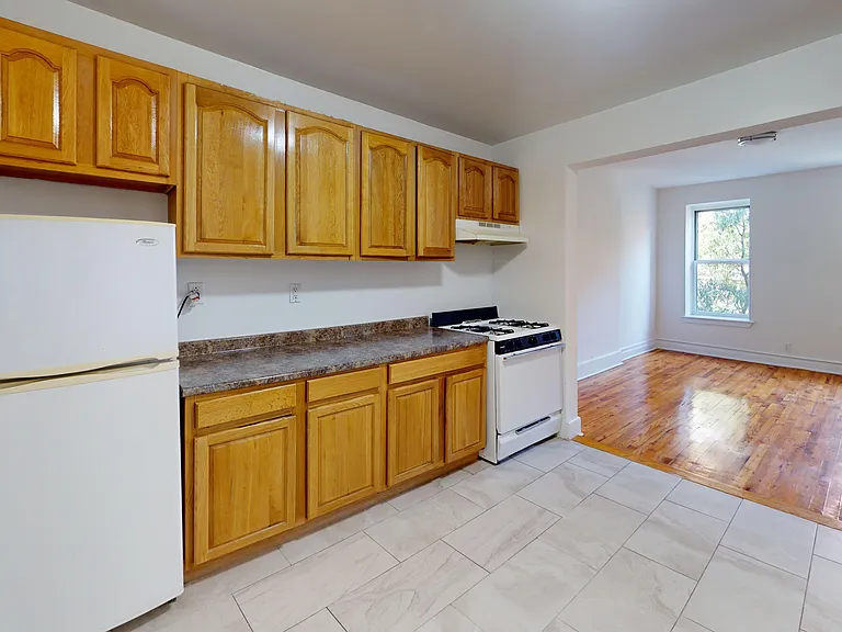 220 E 89th St #15 — Photo 5