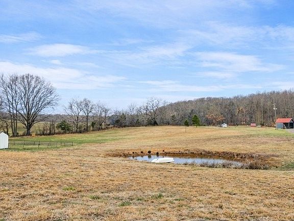 3rd image of 1662 Harpo Rd