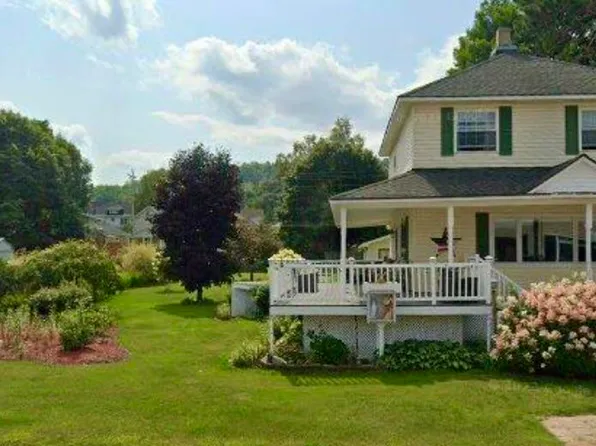 221 W Superior St, Munising, MI 49862