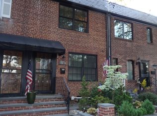 614 160th St, Whitestone, NY 11357