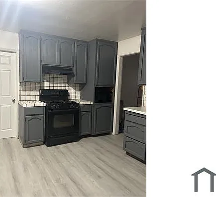 1502 E 8th St — Photo 1