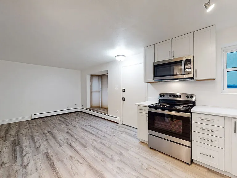 1355 N Gaylord St #2 — Photo 4