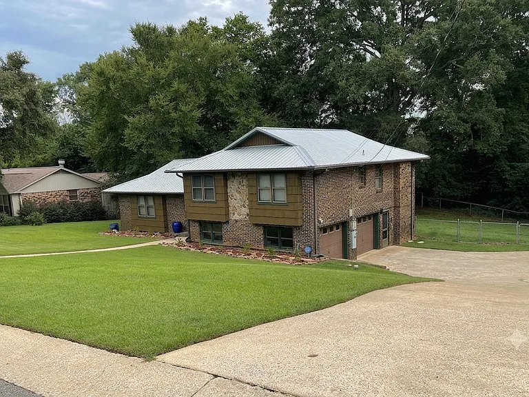 3613 Havenhill Dr — Photo 2