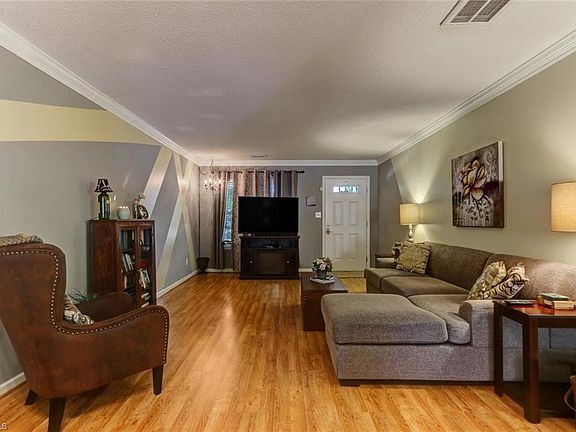 5th image of 1116 Parsons Pl