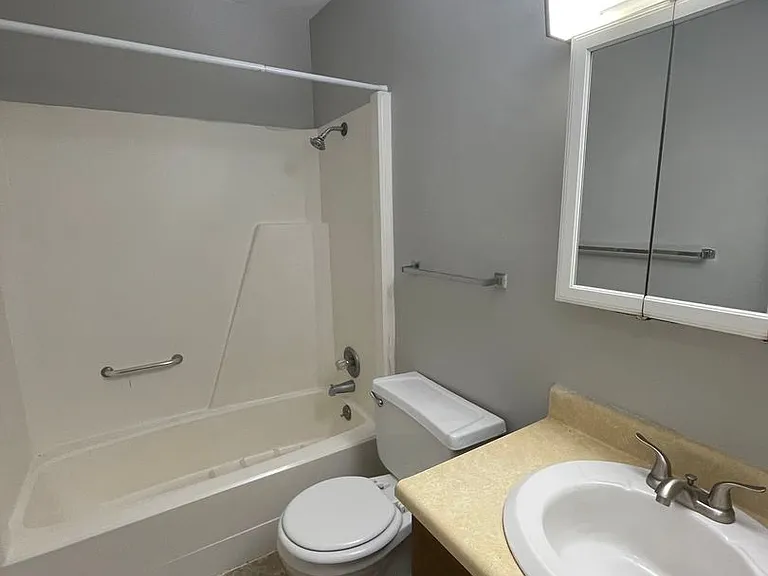 Ironwood Apartments — Photo 15