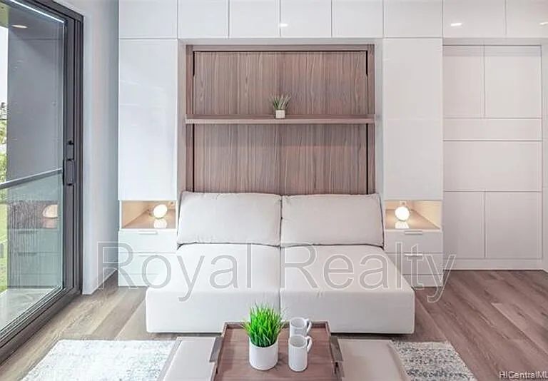 987 Queen St #327 — Photo 2