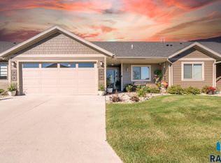 213 Brookside Pl, Harrisburg, SD 57032