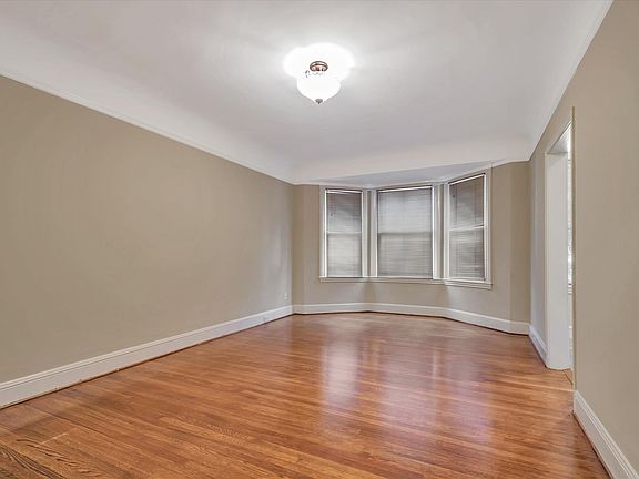 3rd image of 3201 Gough St APT 101