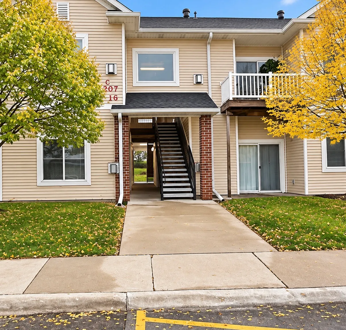 3 bed, 1214 sqft, $1,550 — Photo 1