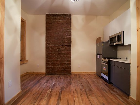 3rd image of 18 Irving Ave #1STFLD
