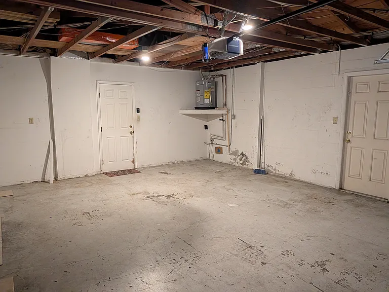 8206 Dedham Dr — Photo 22
