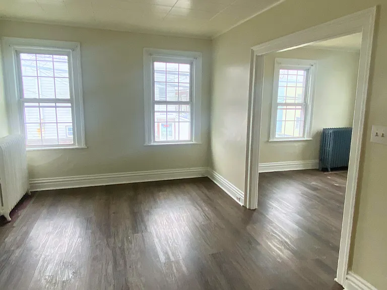 163 Paine St — Photo 2
