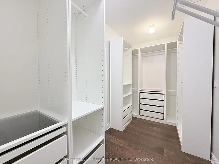 2160 Trafalgar Rd #3 — Photo 21