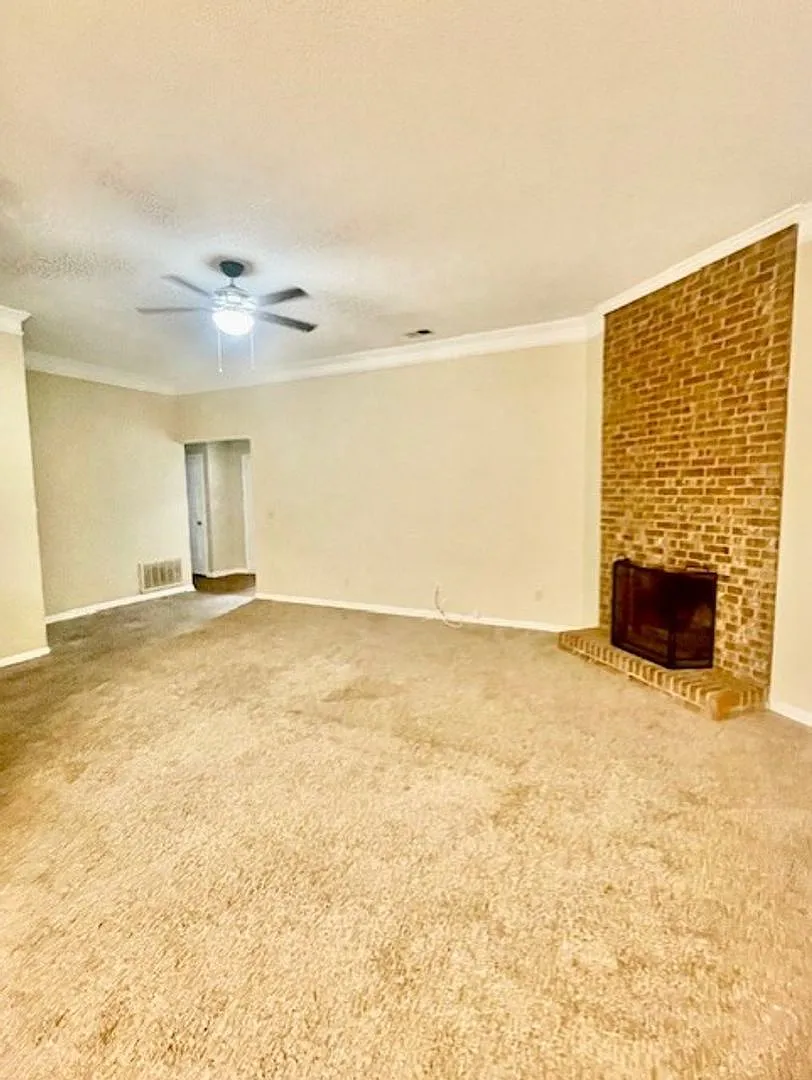 Beautiful, spacious Ballantyne Area Ranch for rent! This beautiful 3 BRs, 2 BA home — Photo 4