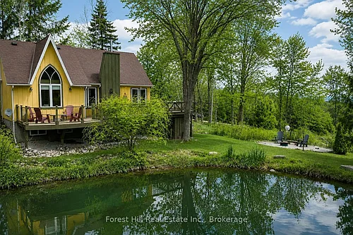 246 Northmount Cres Photo 1