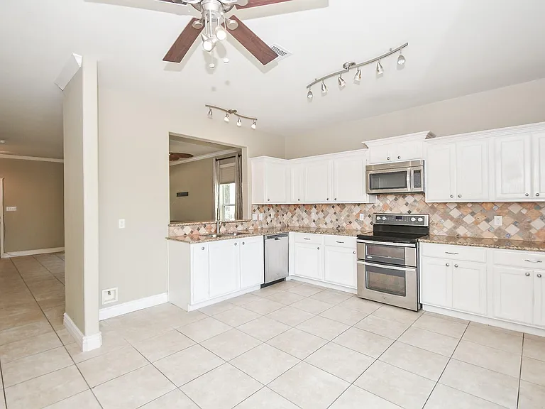 16843 Mammoth Springs Dr — Photo 9