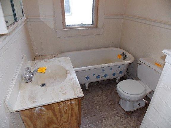 3rd image of 139 Wallace Ave #141