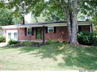 12 Woodhaven Dr, Arden, NC 28704