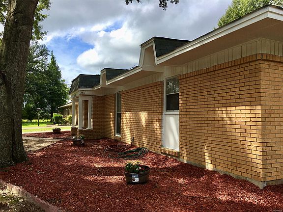 5th image of 311 N Burbank Dr