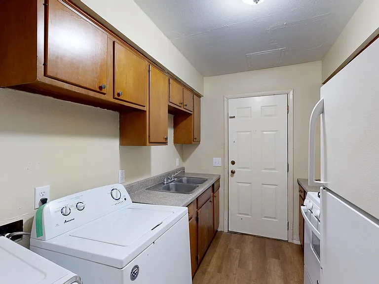 1932 Airline Ave #4 — Photo 10