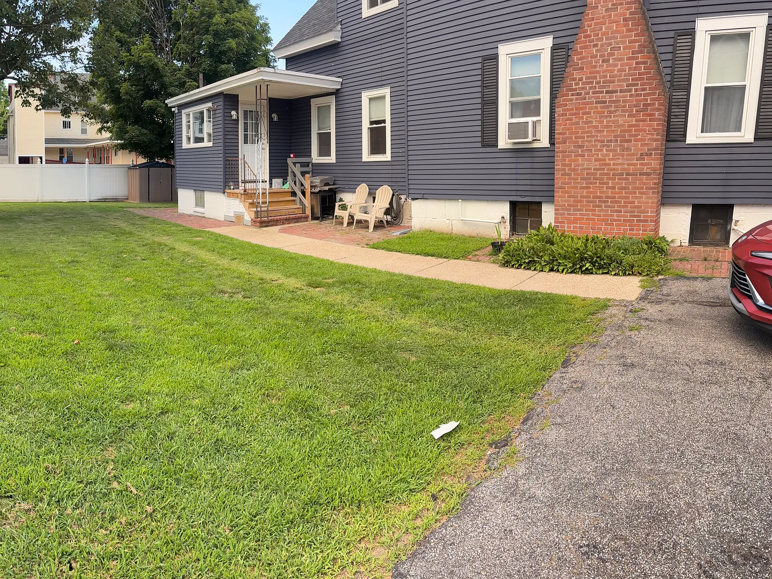 5 bed, 1.5 bath, 2200 sqft, $3,000 — Photo 3