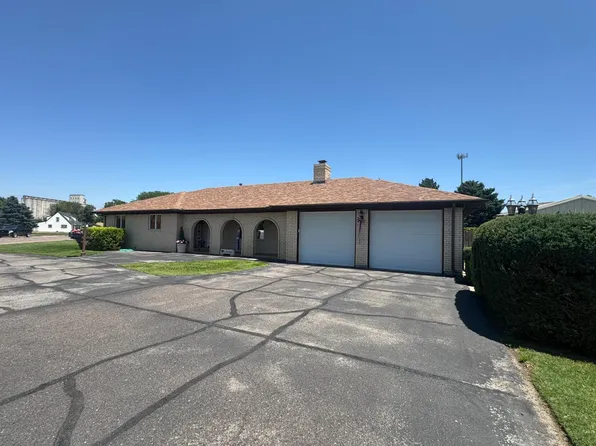 910 S Ponca Ave, Satanta, KS 67870