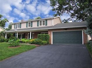 4054 Robinwood Rd, York, PA 17402