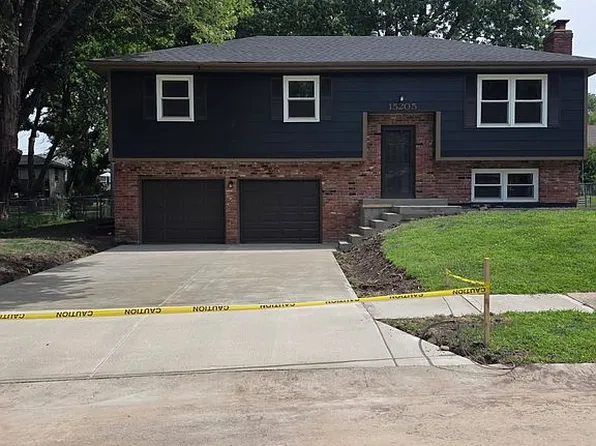 15205 W 152nd Cir, Olathe, KS 66062