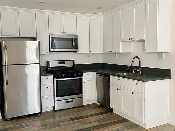 5th image of 1627 N Poinsettia Pl APT 3