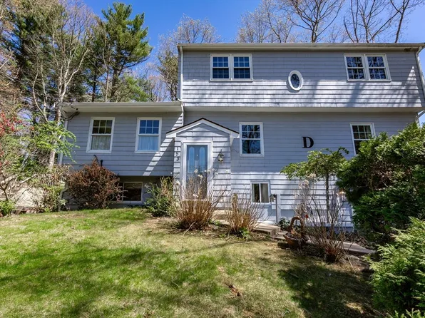 153 Franklin St, Mansfield, MA 02048