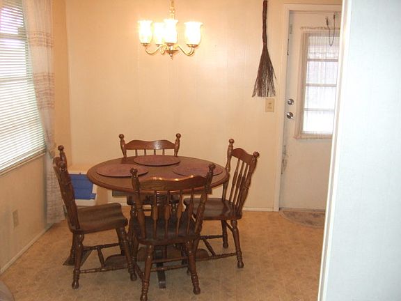 5th image of 2614 Dogwood Pl